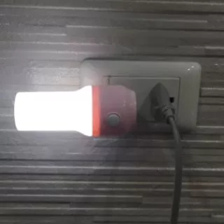 ไฟติดห้องนอน โคมไฟ LED โคมไฟหัวนอน แบบเสียบปลั๊ก ประหยัดพลังงาน ปรับแสงได้ 2 สี สีขาว สีเหลืองนวล