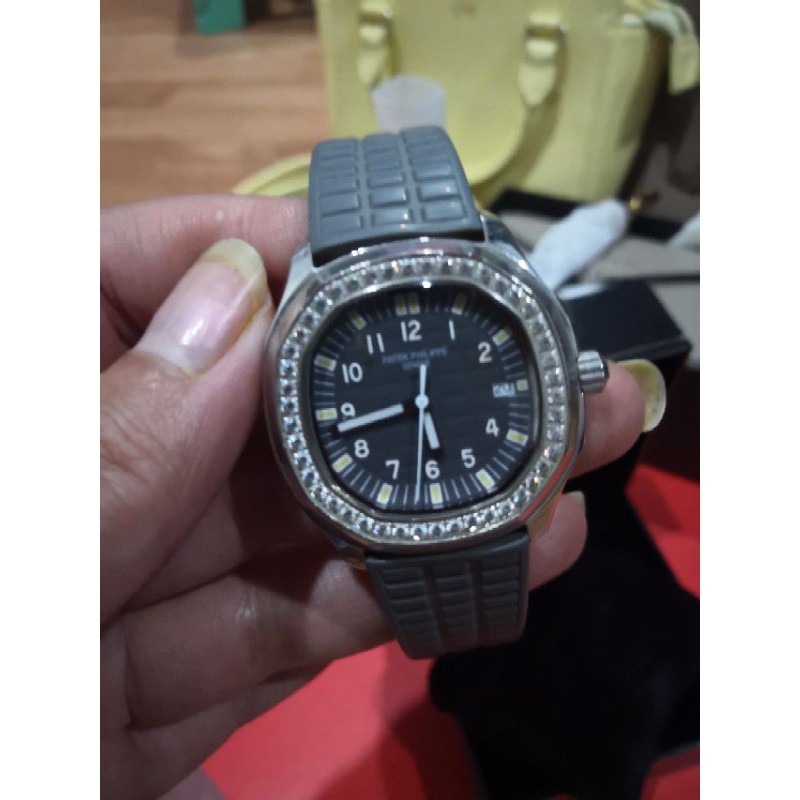 นาฬิกาข้อมือ Patek Philippe มือสองพร้อมกล่อง