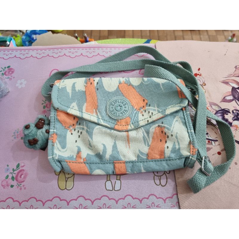 Kipling แท้ 100 % สะพายข้างได้,คาดอกได้ มือ ✌️