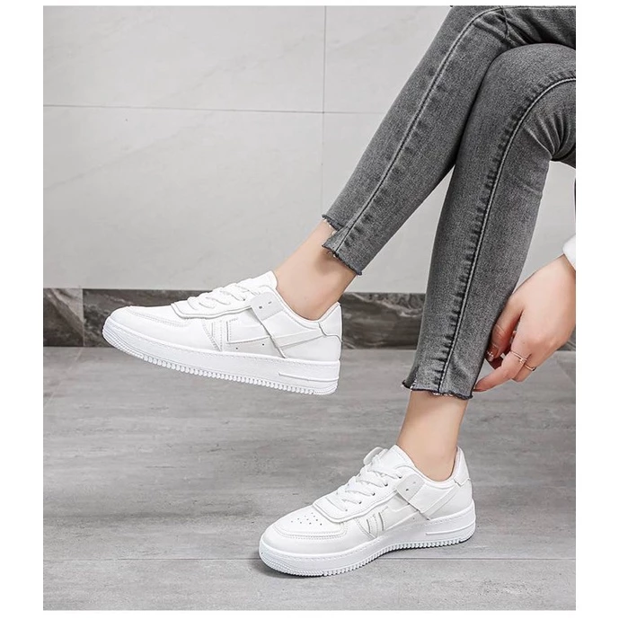 รองเท้าผ้าใบ รองเท้าผ้าใบ สีขาว หนังเทียม หนังนิ่ม น้ำหนักเบา สวมใส่สบาย ดีไซน์เก๋ มีรูระบายอากาศ H559