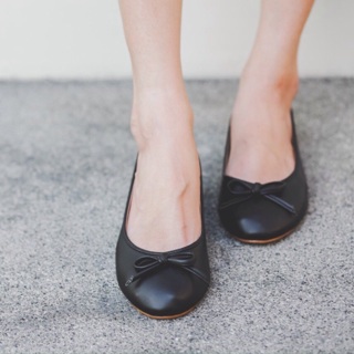 Black ballet flats