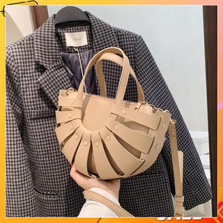 พร้อมส่ง!!กระเป๋า กระเป๋าสะพายข้าง กระเป๋าหนัง PU กระเป๋าสะพาย ผู้หญิง สีดำ รุ่น DS15212(จัดส่งภายใน 48 ชม.)