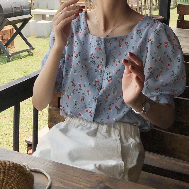 เสื้อผ้าแฟชั่นผู้หญิง เสื้อเชิ๊ต แขนสั้น คอเหลี่ยม ลายดอกเล็กๆ