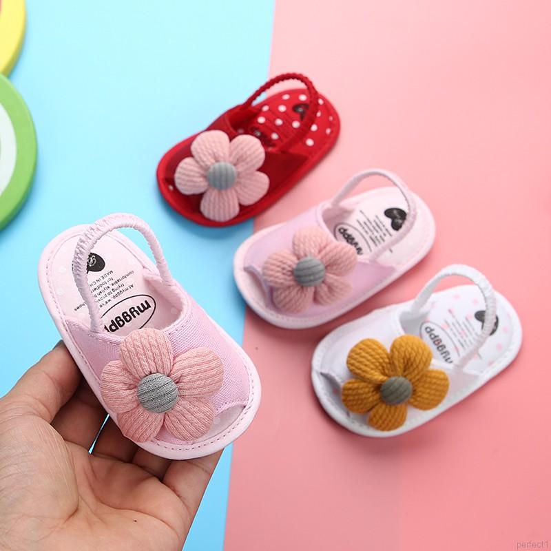 รองเท้าแตะ กันลื่น ลายดอกไม้ และที่คาดผม สำหรับเด็ก 0-18 เดือน 2 ชิ้น ราคา ถูกที่สุด ดีลบีเคเค แกลเลอรีภาพที่ 2