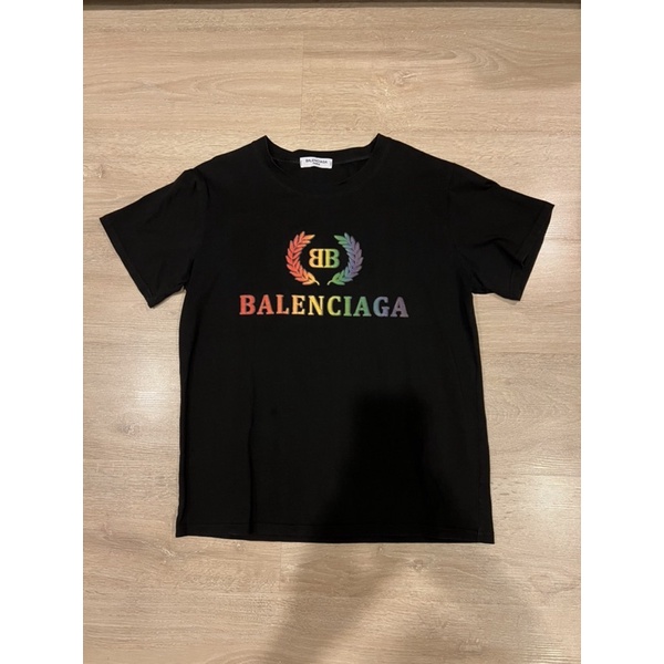 เสื้อ Balenciaga มือสอง