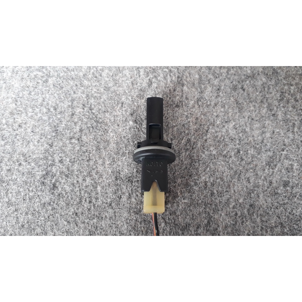 ขั้วไฟหรี่ Koito ขนาดT10 สีดำ แบบแบน