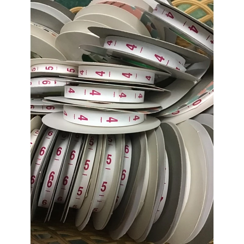 ป้ายพิมพ์ sizeพิมพ์ เบอร์1-20 พื้นขาวตัวหนังสือแดง รีดได้ไม่ละลายติดเตารีด