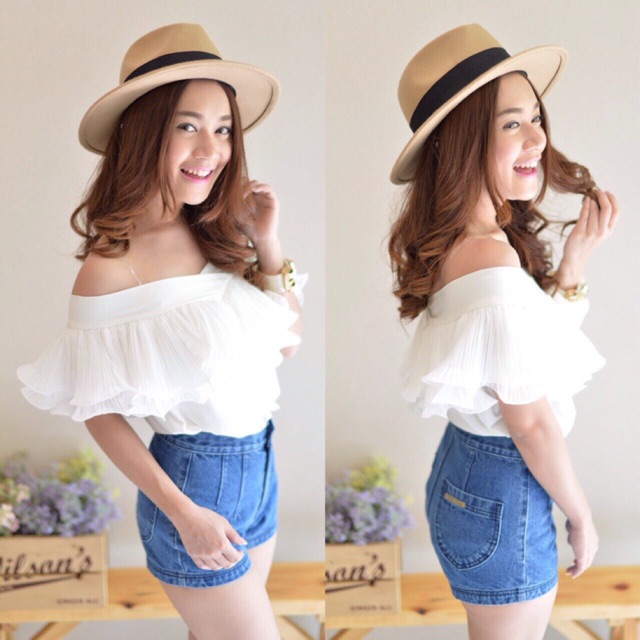 งานฮิตฮอต จากCPS  เสื้อทรงปาดไหล่ คอวี ใช้ผ้ายืดcotton100%