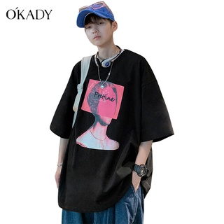 OKADY เสือผ้าผู้ชาย แฟชั่นผู้ชายเสื้อยืดระบายอากาศรอบคอพิมพ์หลวมแขนสั้นฤดูร้อนสไตล์ยอดนิยมครึ่งแขน เสื้อยือ