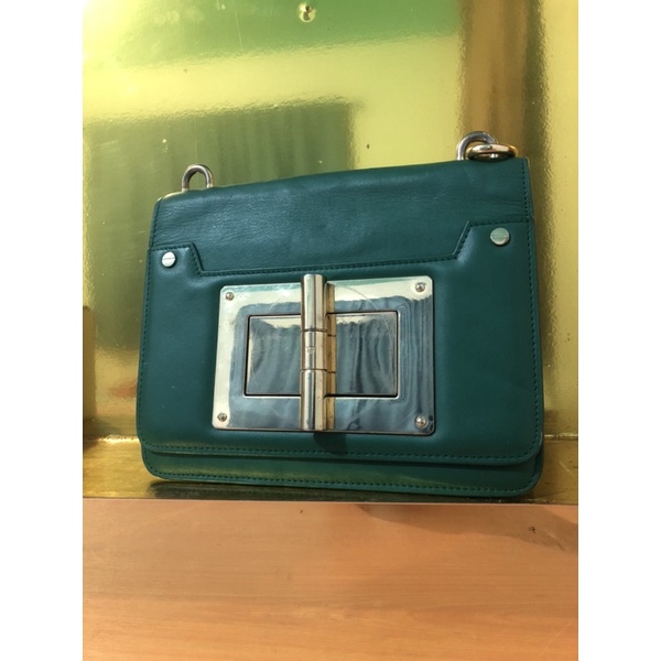tomford (แท้) สีเขียวอะไหล่ทอง กระเป๋าแบรนด์ลักชูลี่จากอิตาลี่(sale)(มือหนึ่งราคาแรงมาก)