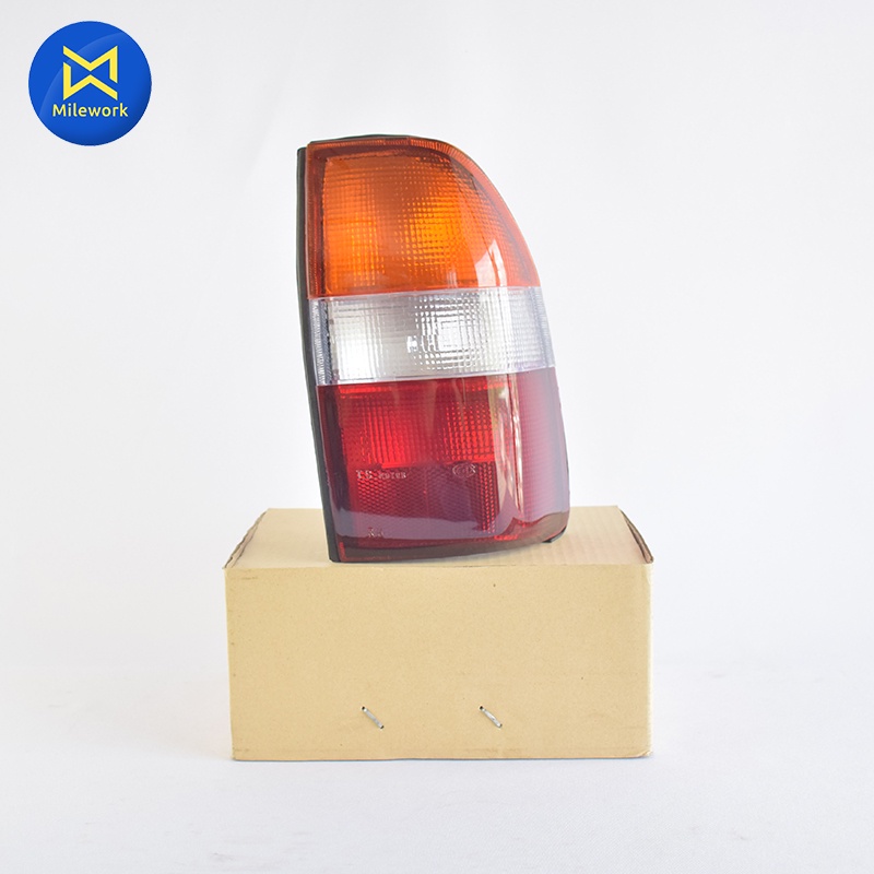 ไฟท้าย STRADA 1996-1997 เสื้อ(R)3สี TS (MR192087)