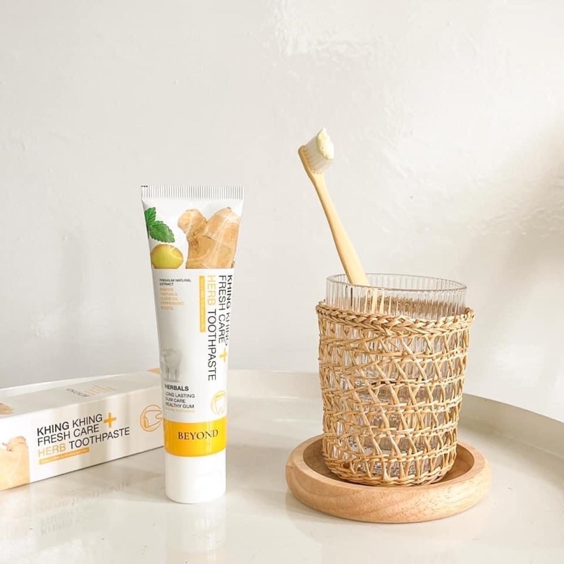 KHING KHING FRESH CARE+ HERB TOOTHPASTE ยาสีฟันขิงขิง ลดกลิ่นปาก 50 กรัม
