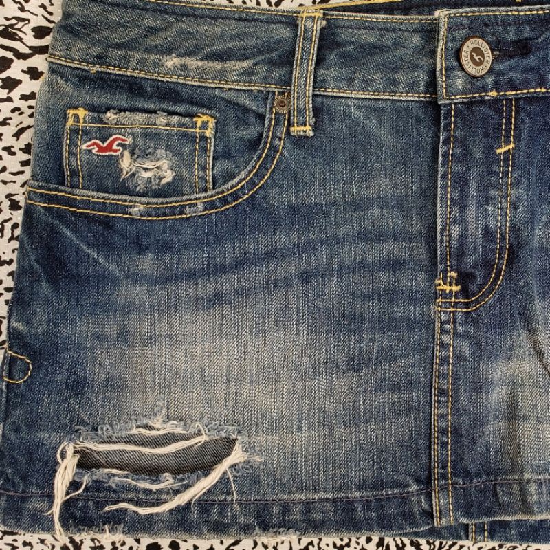 กระโปรงยีนส์ ยี่ห้อ Hollister แท้100% มือสอง