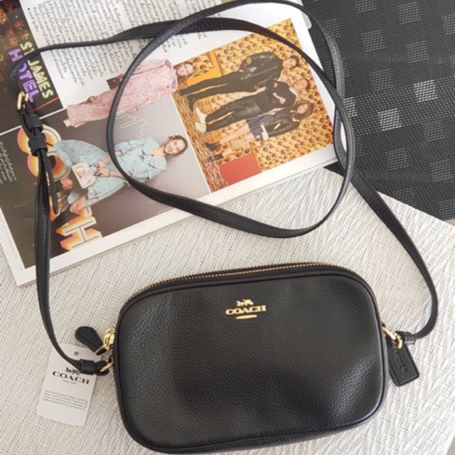 หุ้น】COACH CROSSBODY POUCH IN PEBBLE LEATHER Shopee Thailand