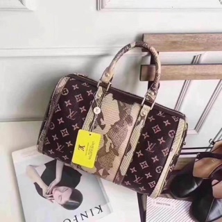 กระเป๋าถือLouis Vuitton