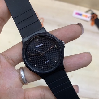 นาฬิกาข้อมือหญิง ระบบQuartz Analog3เข็ม ตัวเรือนและสายเป็นยางซิลิโคน ทรงกลม36มม.water resistance 2ATM พร้อมกล่อง