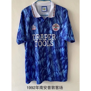 เสื้อกีฬาแขนสั้นลายทีมฟุตบอล Southampton 1992