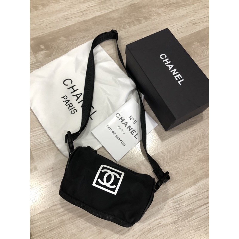 กระเป๋าคาดอกchanel..