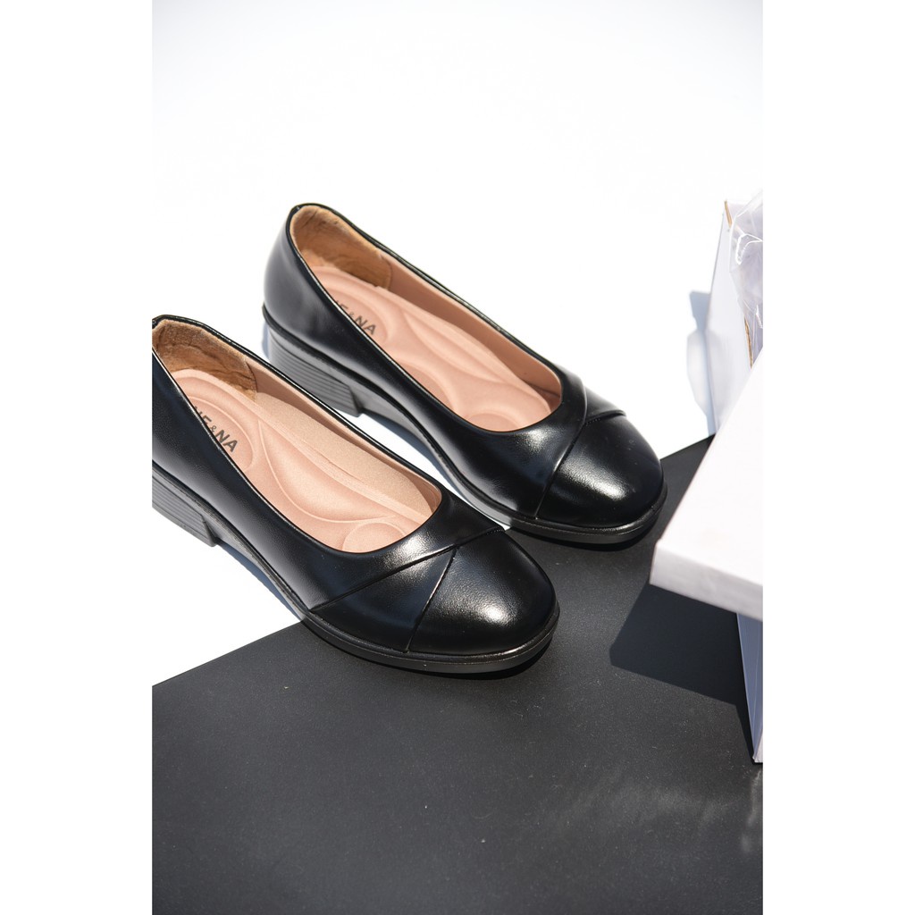 เสริมส้น รองเท้าผ้าใบผู้หญิง รองเท้าเเฟชั่นผู้หญิงเเบบคัชชูทำงาน Slip on ส้นเตี้ย No. S011 NE&amp;NA Collection Shoes