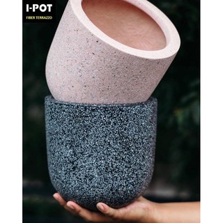 I-POT กระถางต้นไม้หินขัดไฟเบอร์กลาสน้ำหนักเบาดีไซน์โมเดิร์นทรงแคปซูล  ขนาด ก.20 x ย.20 x ส.20 ซม. (7นิ้ว)