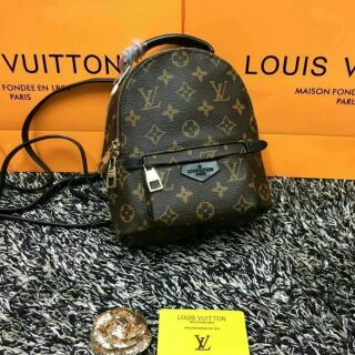 ♥กระเป๋าเเบรนด์ : louis Vuitton งานพรีเมี่ยม :  ปั๊มทุกจุด♥