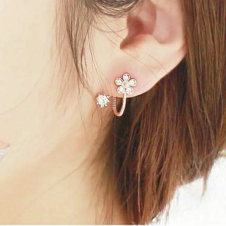 ต่างหูหนีบ+เจาะ ดอกไม้ คริสตัล • Crystal Flower Ear cuff