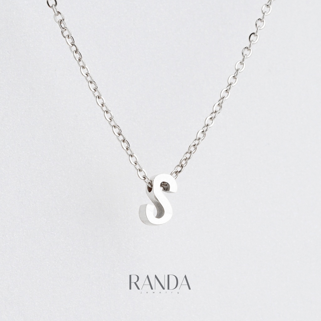 Randa สร้อยคอตัวอักษร สีเงิน ตัวพิมพ์ใหญ่ N-Z สแตนเลส เลือกความยาว DIY มินิมอล ไม่ลอกไม่ดำ ลงทะเล โดนน้ำหอมได้