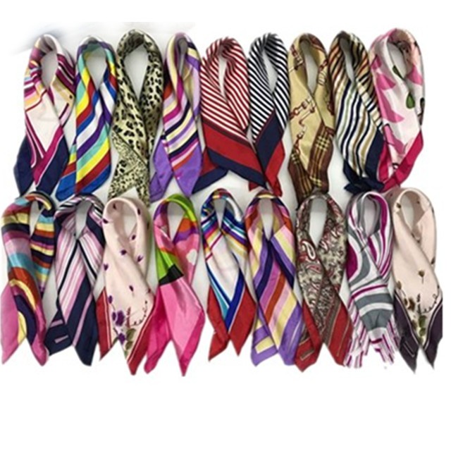 พร้อมสต็อก 1-19# ผ้าพันคอเลียนแบบผ้าไหมพิมพ์ลาย 50 * 50 ซม. WJ1060 200 สี