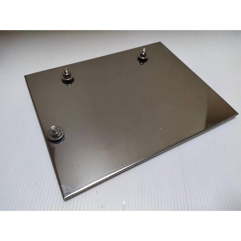 Y C กรอบป้ายทะเบียน Yamahaใหม่ มีน็อตสำหรับยึดแคปซูล พรบ กรอบป้าย กรอบทะเบียน กรอบมีจุดยึดแคปซูล กรอบรถมอไซด์