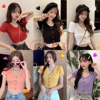 CICISHOP(พร้อมส่ง)(2180)เสื้อไหมพรมครอปแขนสั้น คอวี กระดุมหน้าใส่สบายมากกก