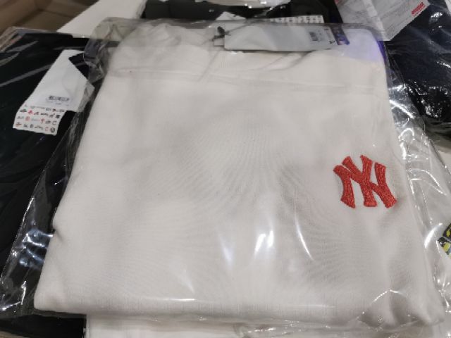 MLB Sweater size M สีขาว | Shopee Thailand