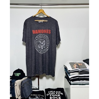 เสื้อยืดผ้าฝ้ายพิมพ์ลายแฟชั่นเสื้อวงมือสอง RAMONES (2014) Size 3XL มือ2