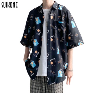 Suikone เสื้อผู้ชาย ญี่ปุ่นพิมพ์แฟชั่นผู้ชายเสื้อสุทธิสีแดงบางส่วนเกาหลีรุ่นหล่อลำลองแขนสั้นเสื้อฤดูร้อนยอดนิยมครึ่งแขน เสื้อผ้าถูก