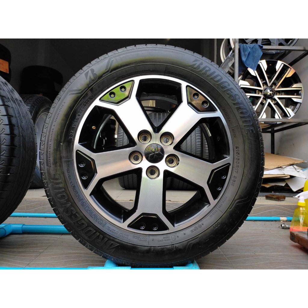 แม็กมิตซูxpender ขอบ17 พร้อมยางบริสโตน 215 60 17 ปี21 ใส่ไทรทันตัวเตี้ย