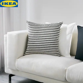 IKEA STOCKHOLM สตอคโฮล์ม หมอนอิง, ทำจากผ้าฝ้ายกำมะหยี่ ให้สัมผัสนุ่มสบายผิว ดำ/ขาว50x50 ซม.