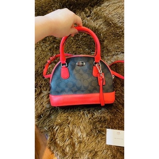 กระเป๋า Coach แท้ สภาพดีมาก ใส่มือถือได้ ราคาเต็ม 7,900