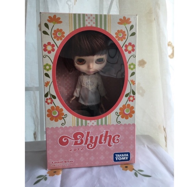 Blythe doll   casual  affair แท้มือสอง ได้ของครบมีกล่อง ของสะสมเลิกเล่นแล้ว