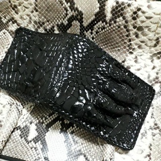 crocodile skin genuine wallet paw black lacing craft.กระเป๋าสตางค์หนังจระเข้แท้4