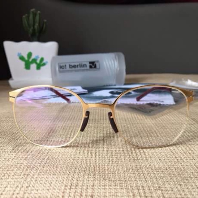 กรอบic berlin eyepopping