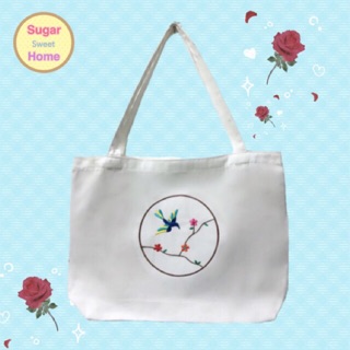 กระเป๋าผ้าปักลายนก (Tote bag with bird embroidery)