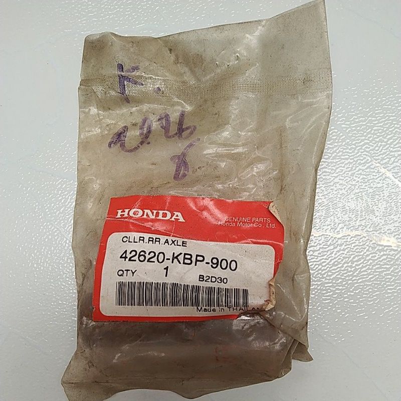 ปลอกเพลาล้อหลัง NZ125R อะไหล่แท้ศูนย์ฮอนด้า