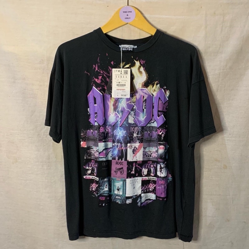 H&M ชม.&ม.&ม เสื้อยืด