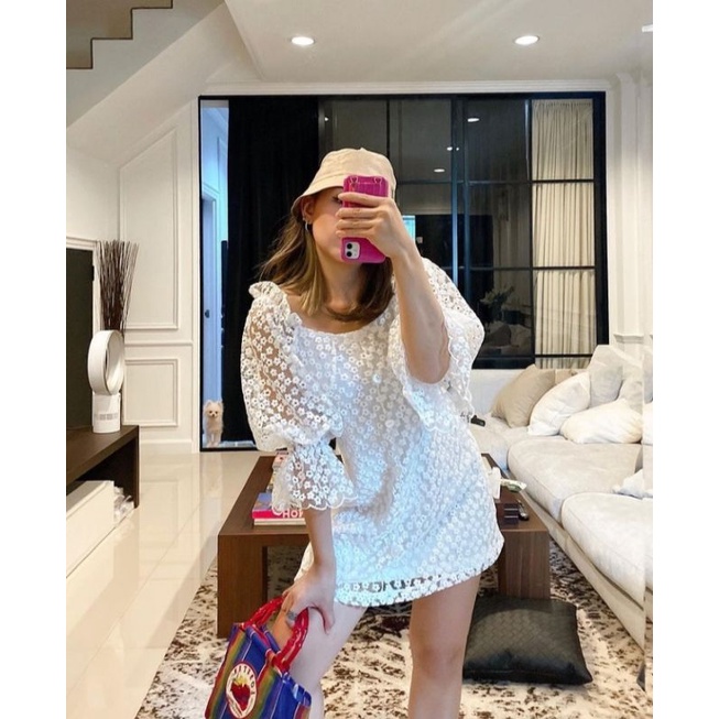 เดรส สีขาว จากร้าน Loonny Stores