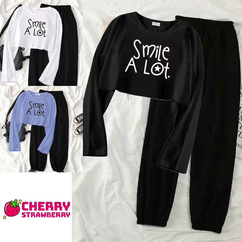 cherry strawberry เสื้อยืดครอปแขนยาวคอกลม + กางเกงขาวยาง ชุดเซ็ต 2 ชิ้น ชุดเซ็ทเเฟชั่นผู้หญิงน่ารักๆใส่สบาย ผ้านิ่ม