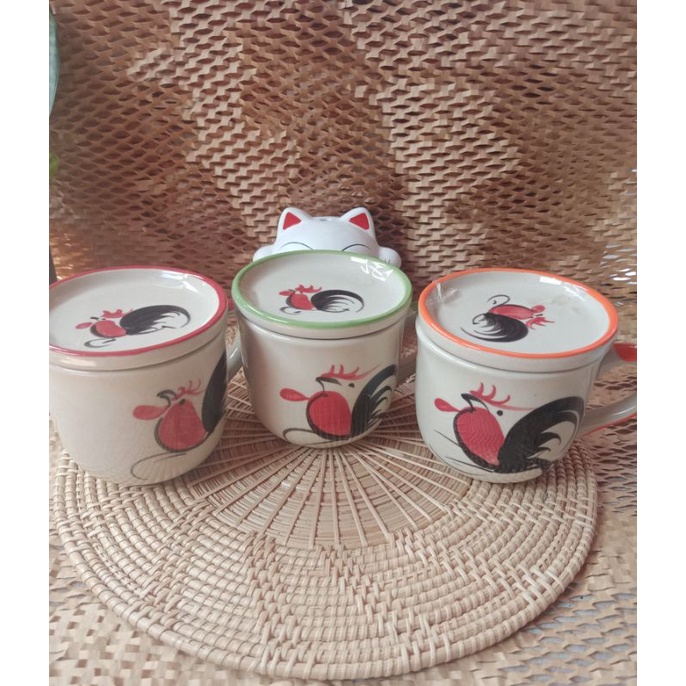 ชุดแก้วกาแฟลายไก่แบบมีฝาปิดและใช้เป็นจานรองได้