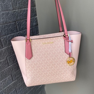 MK Kimberly Tote  รุ่นใหม่ น่ารักมาก ขนาด ปากกระเป๋า 14” ก้นกระเป๋า 10” กำลังพอดี