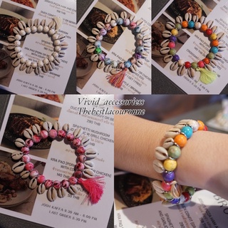 สร้อยข้อมือหินประดับหอยเบี้ยพร้อมส่ง