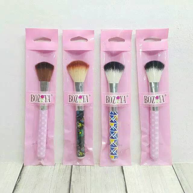 BOZIYA BATIK BLUSH ON BRUSH / MAKE UP BRUSH