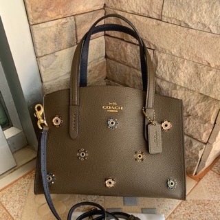 COACH 69432 CHARLIE CARRYALL 28 WITH SCATTERED RIVETS  BRASS/MOSS  ขนาด 11" (L) x 7.25" (H) x 4.5" (W)|