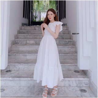 Dress เดรสคอเหลี่ยมแขนระบาย ผ้าโฟร์เวย์สีขาว ชายเดรสปล่อยสวิง ด้านหลังแต่งผูกโบว์